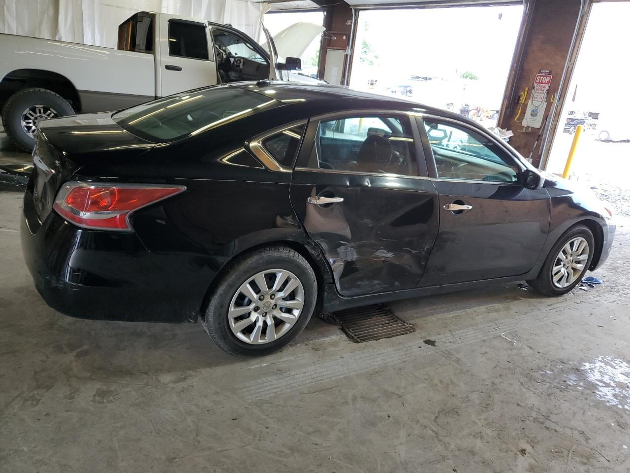 2015 Nissan Altima - Image 3