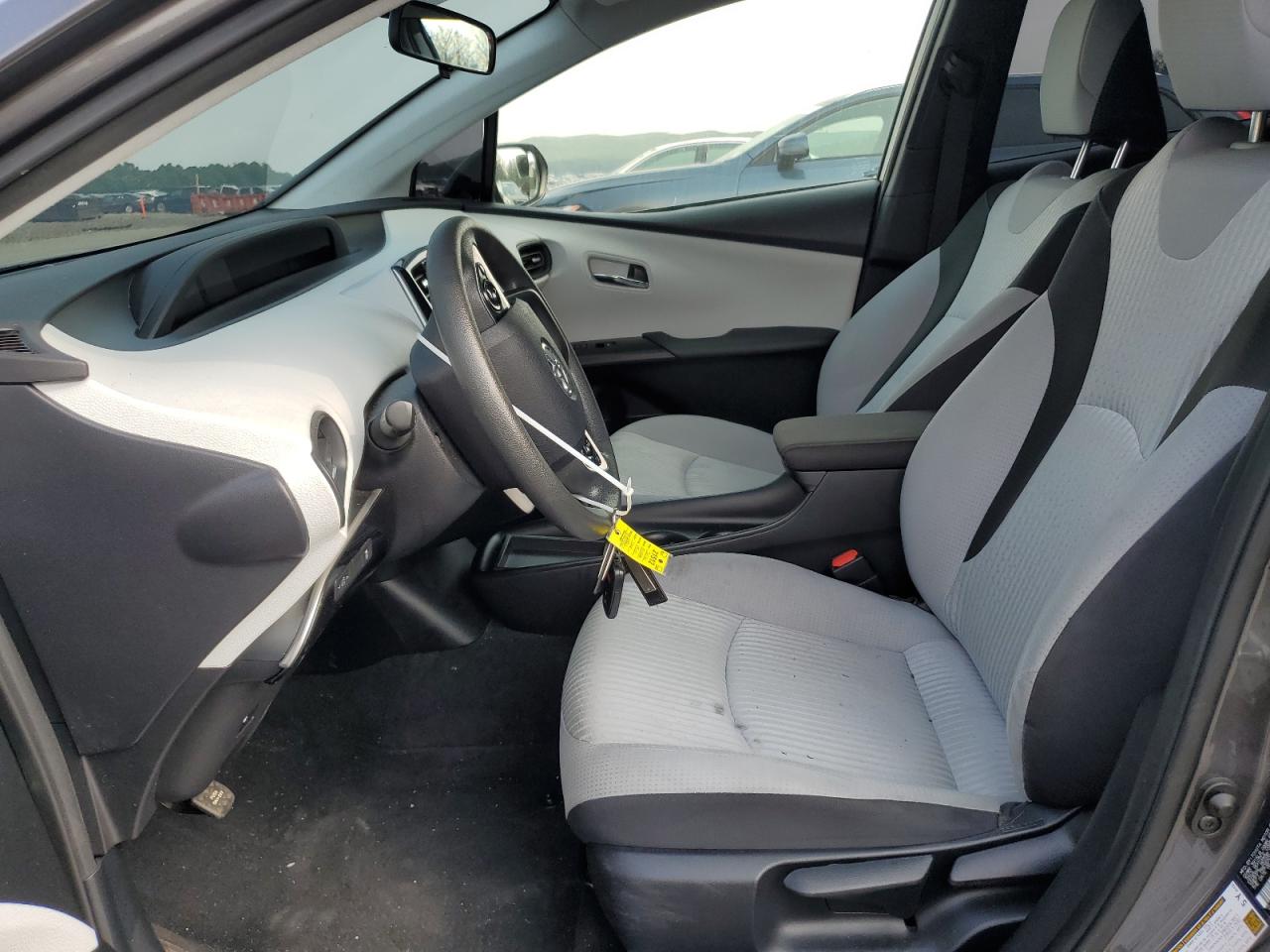 2016 Toyota Prius - Image 7