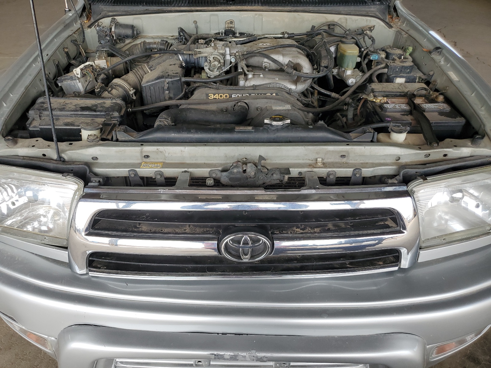 JT3GN87R4Y0136439 2000 Toyota 4Runner Limited