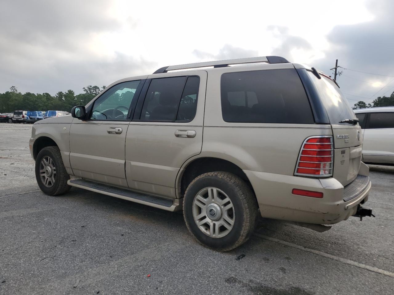 2005 Mercury Mountaineer - Image 2