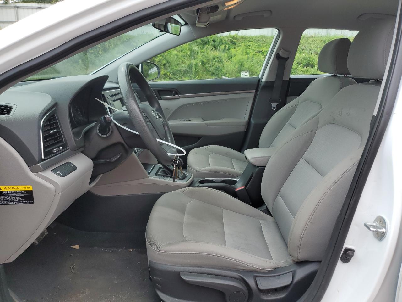 2017 Hyundai Elantra - Image 7
