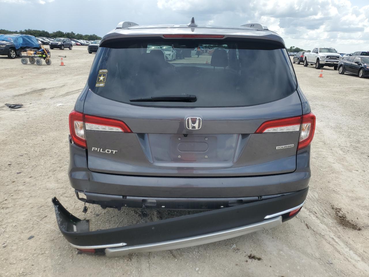 2022 Honda Pilot Touring VIN: 5FNYF5H65NB031499 Lot: 68795354