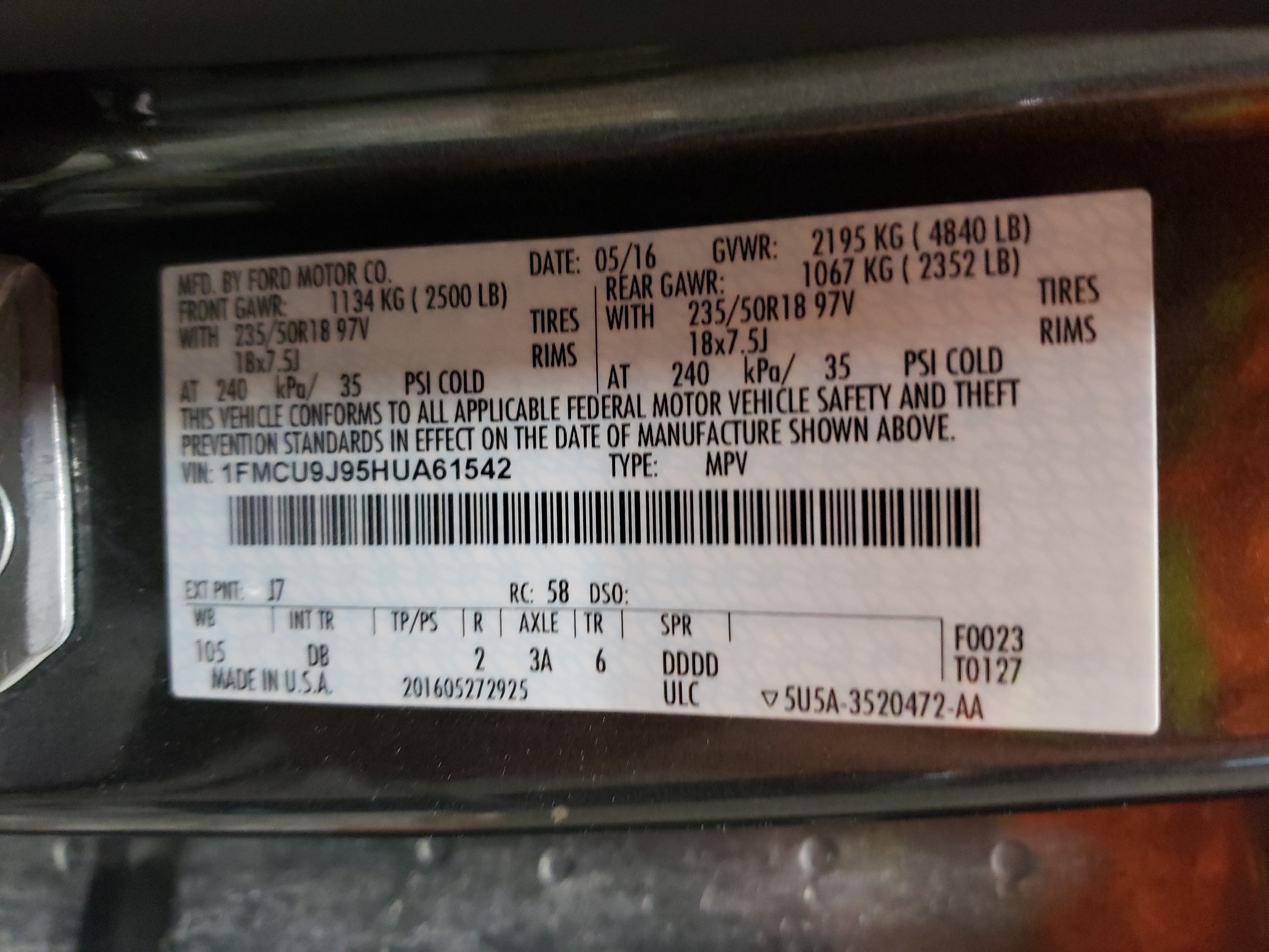 1FMCU9J95HUA61542 2017 Ford Escape Titanium