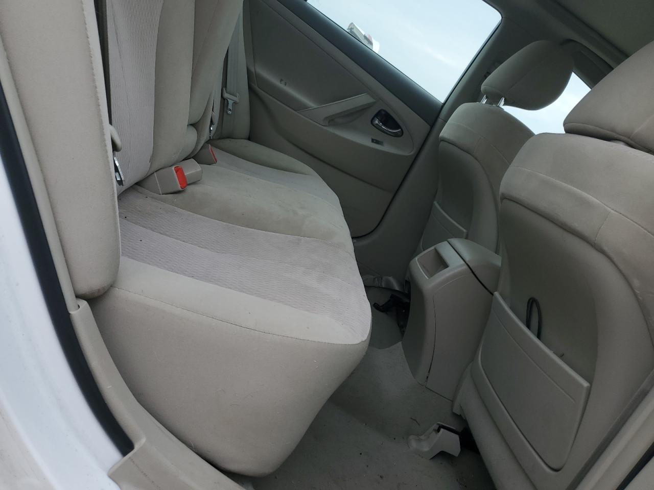 2011 Toyota Camry - Image 11