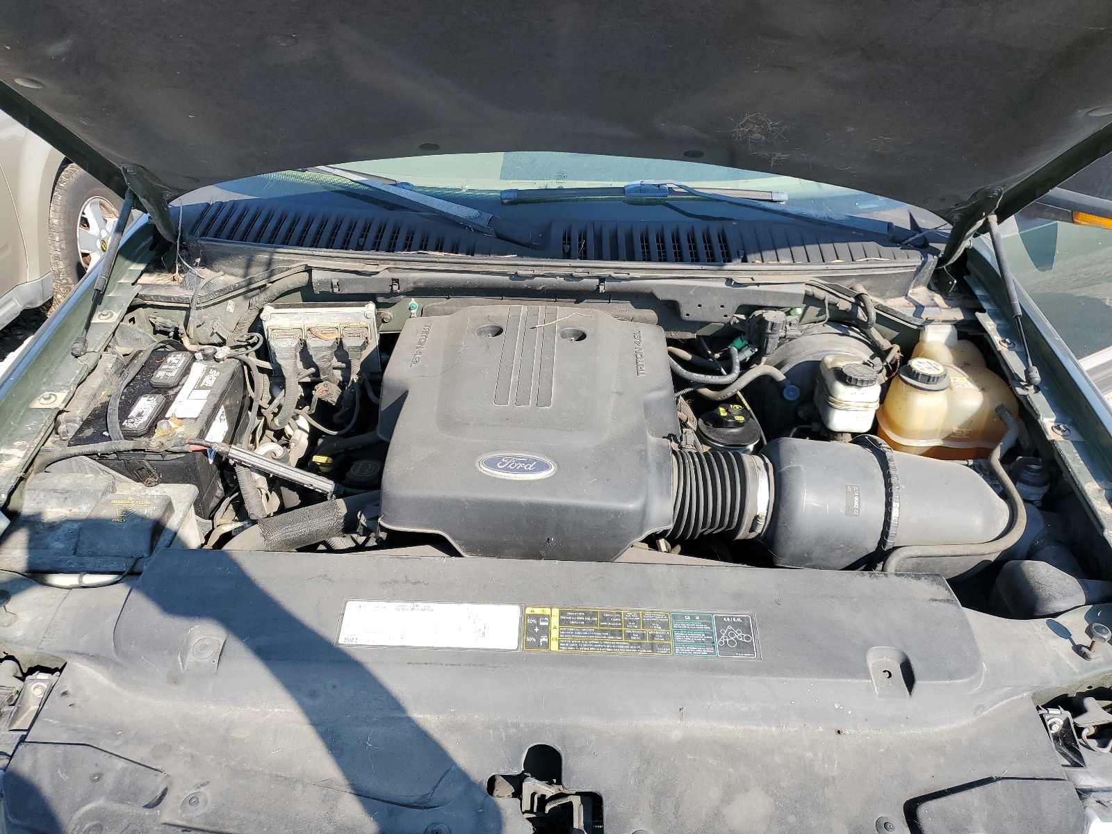 1FMRU17W14LB83632 2004 Ford Expedition Eddie Bauer