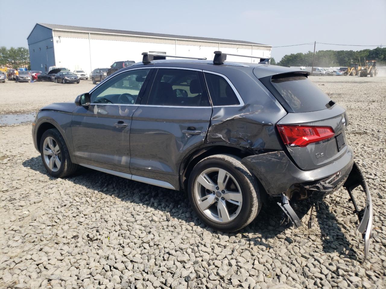 WA1BNAFY3K2045660 2019 AUDI Q5 - Image 2