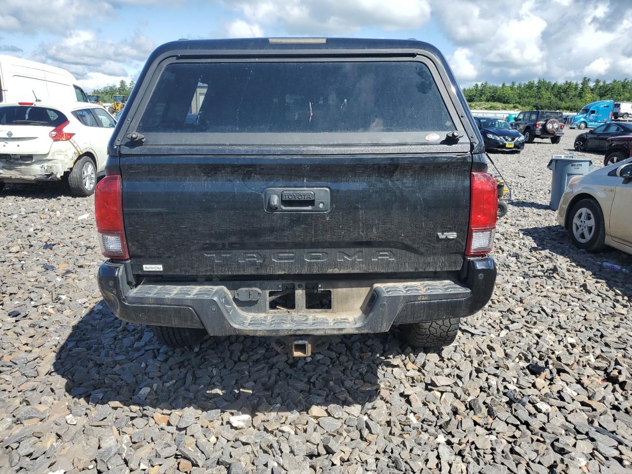 2018 Toyota Tacoma Access Cab VIN: 5TFSZ5ANXJX142693 Lot: 68268404