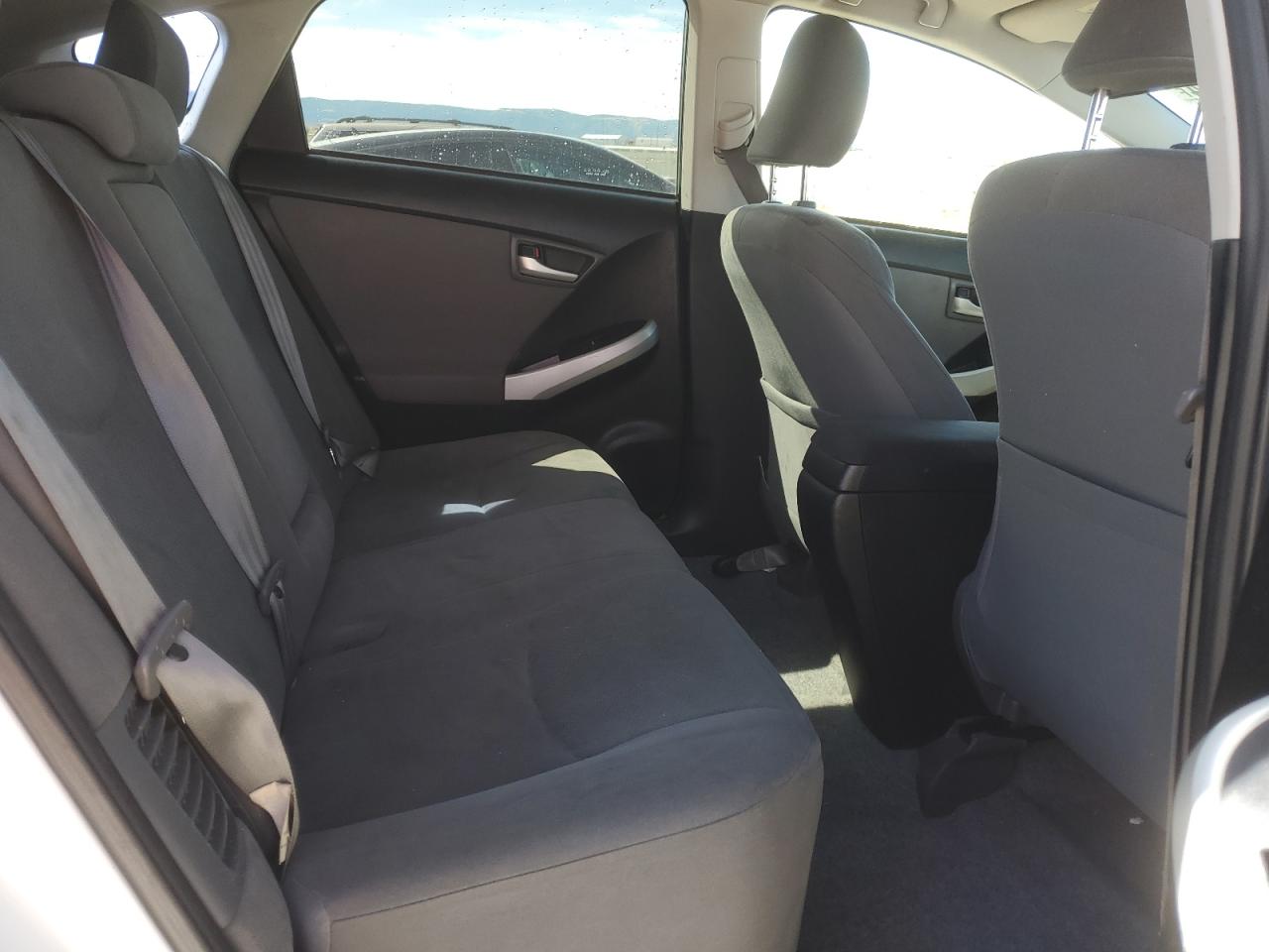 2012 Toyota Prius - Image 10