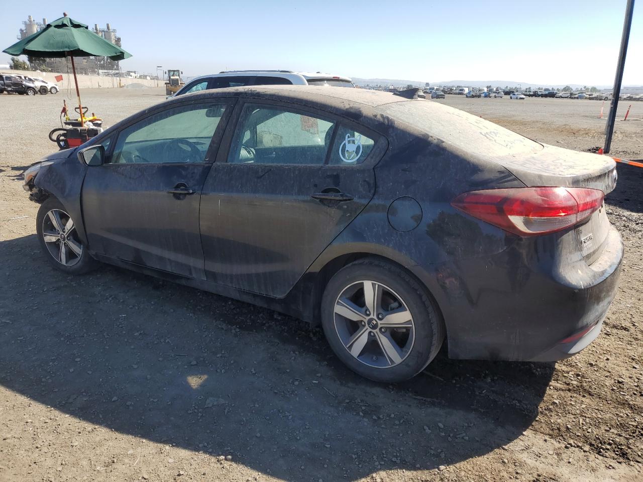 3KPFL4A75JE224460 2018 KIA FORTE - Image 2