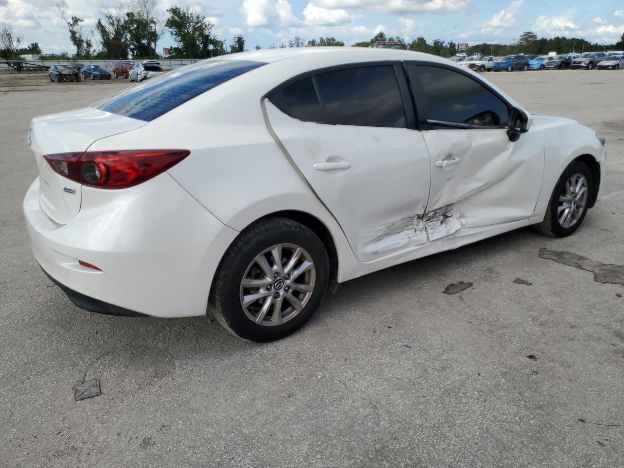 2016 Mazda 3 - Image 3