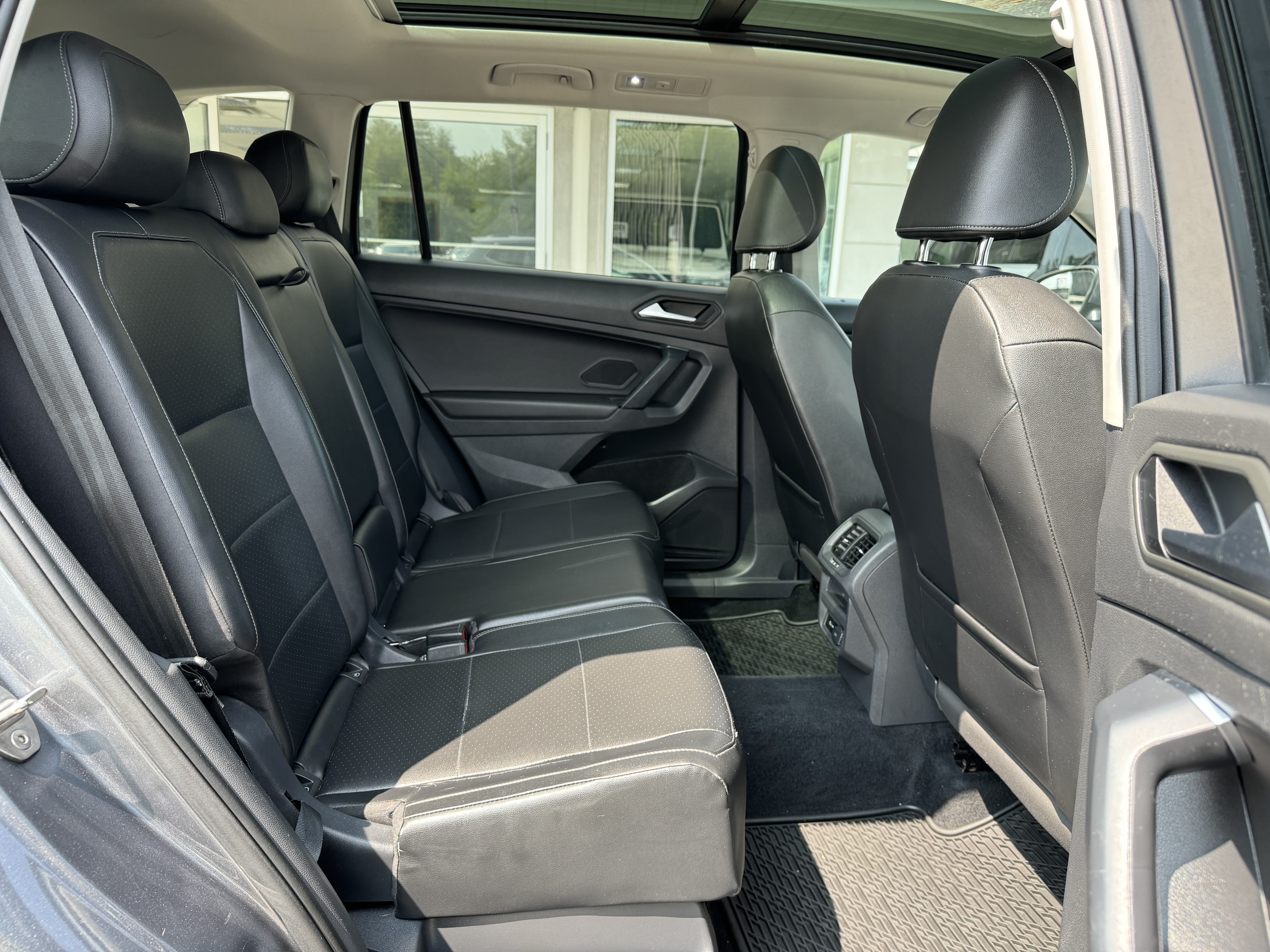 3VV2B7AX9KM031644 2019 Volkswagen Tiguan Se