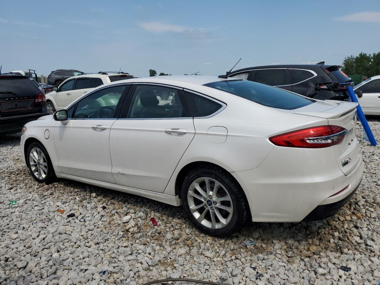 VIN 3FA6P0SU3KR153549 2019 FORD FUSION no.2