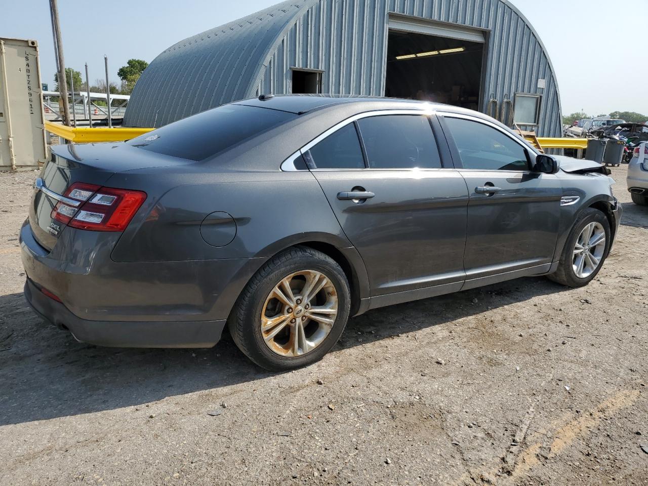 VIN 1FAHP2E80GG104407 2016 FORD TAURUS no.3