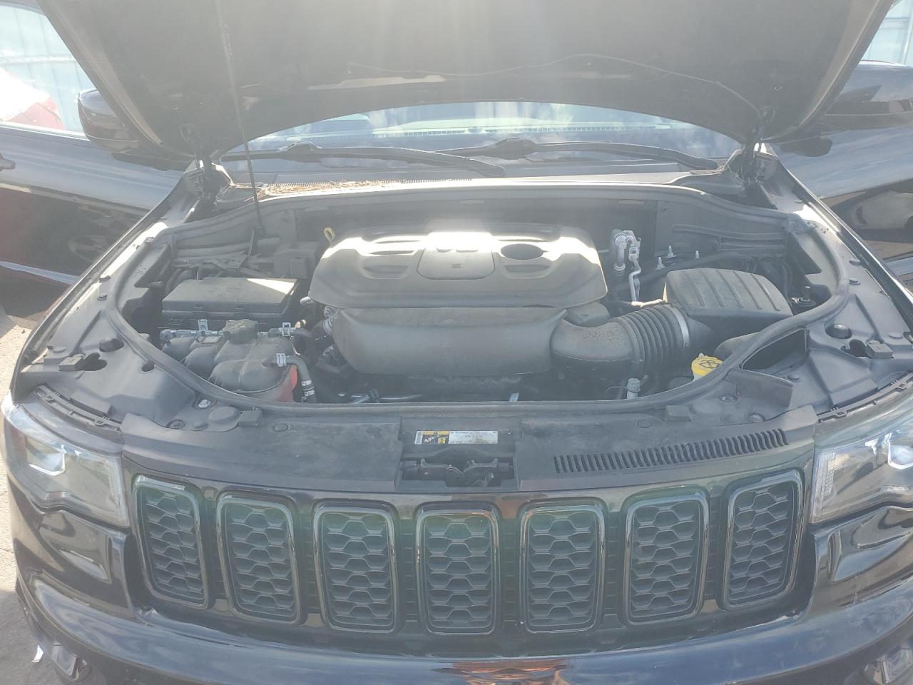 2019 Jeep Grand Cherokee - Image 11