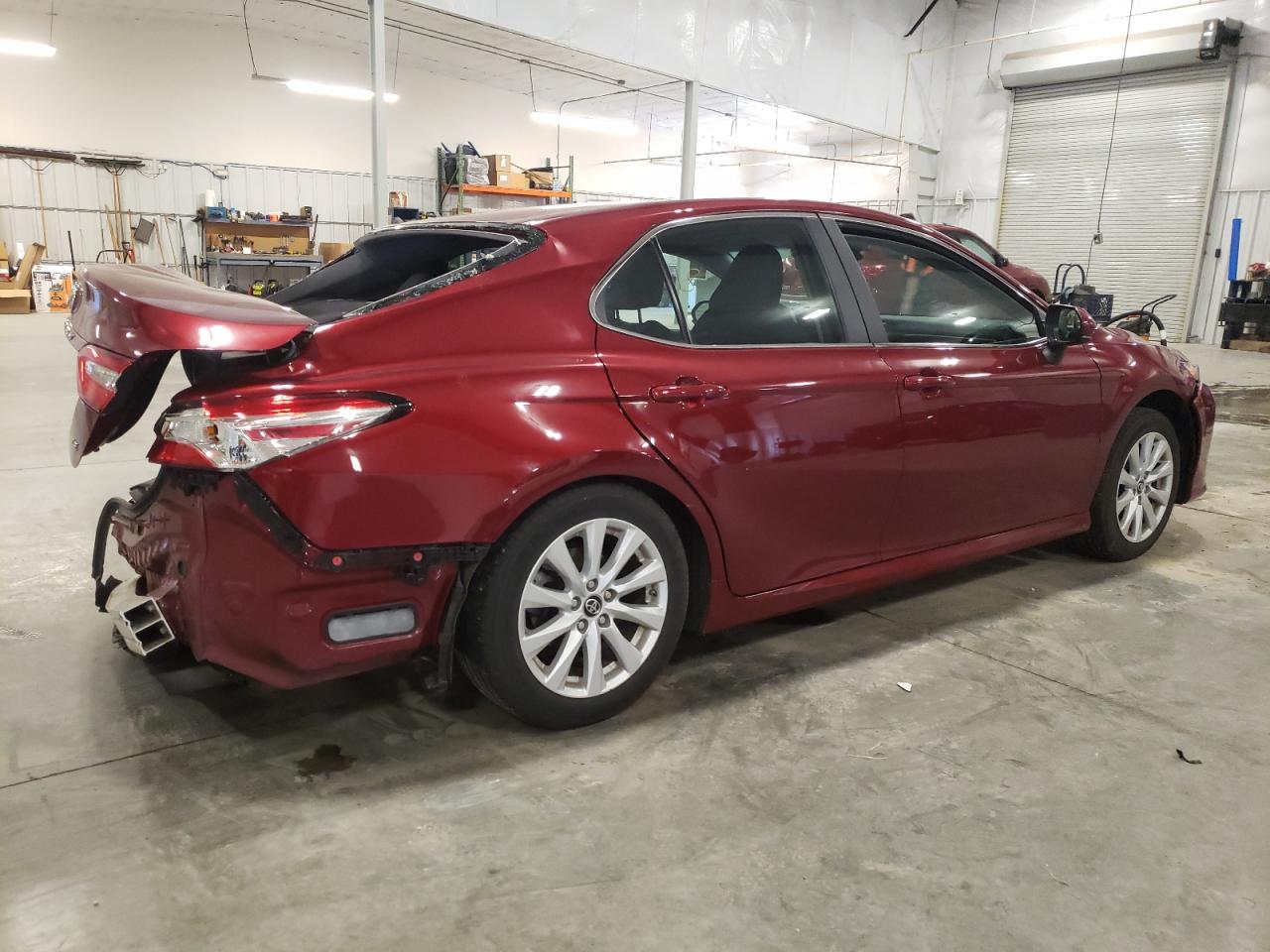 VIN 4T1B11HK1JU666128 2018 TOYOTA CAMRY no.3