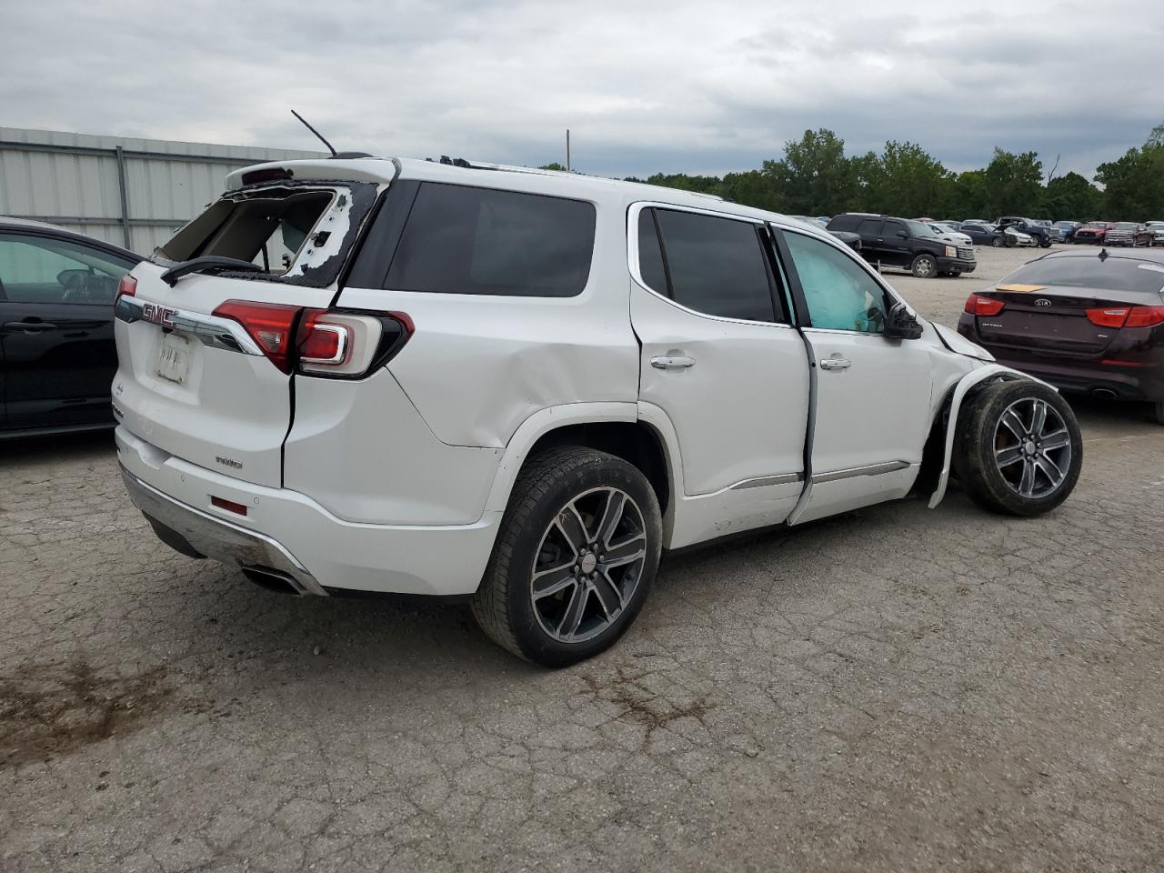 2018 GMC Acadia - Image 3