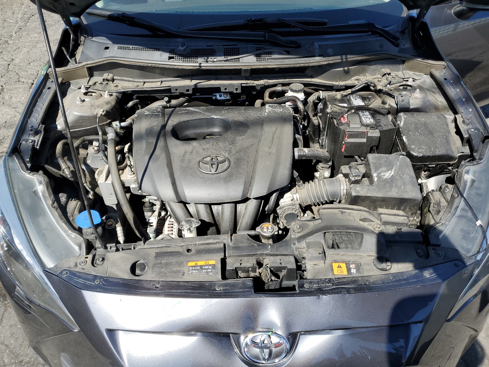 3MYDLBYV1JY316455 2018 Toyota Yaris Ia