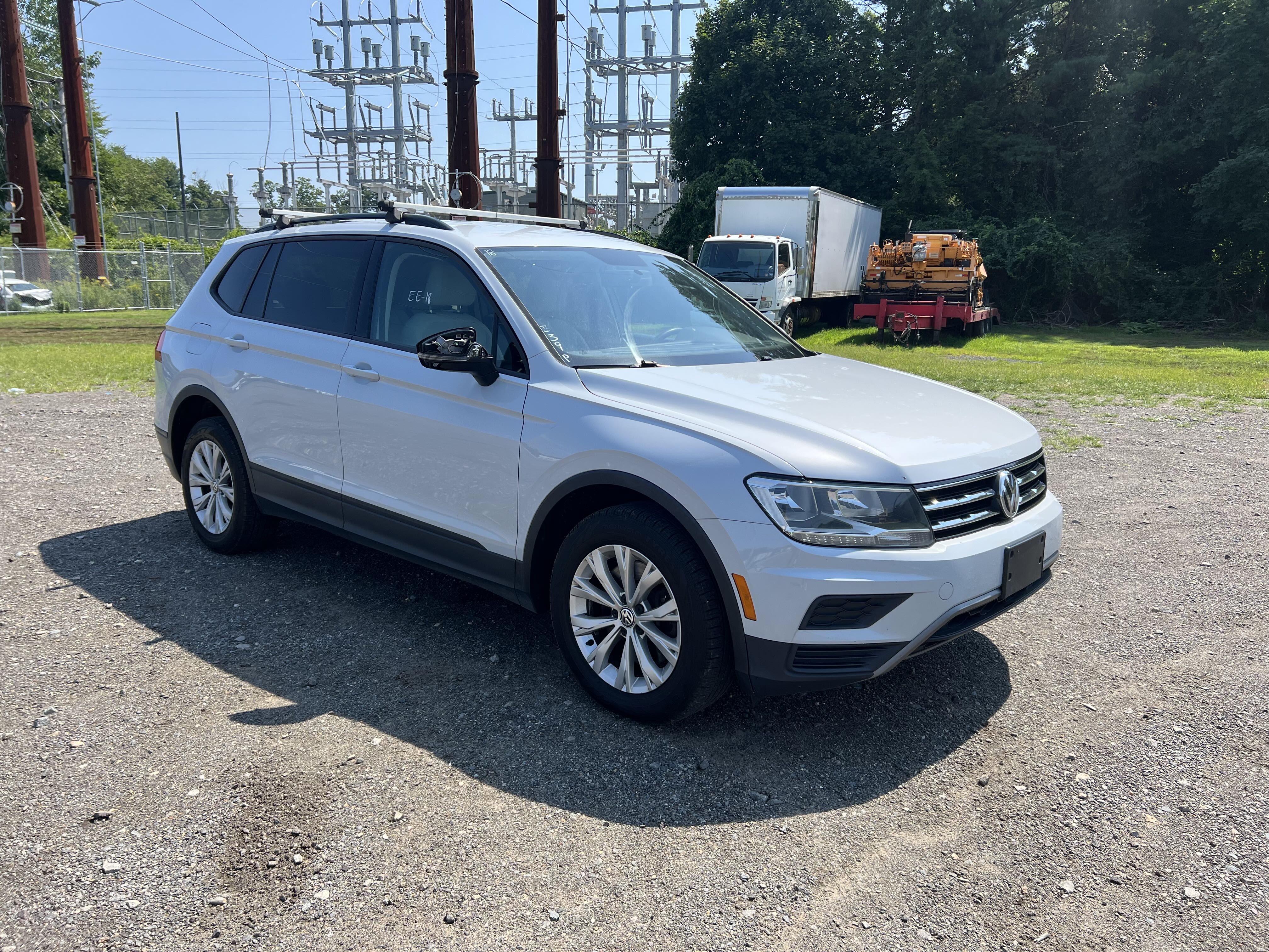 2018 Volkswagen Tiguan S vin: 3VV0B7AX3JM067352