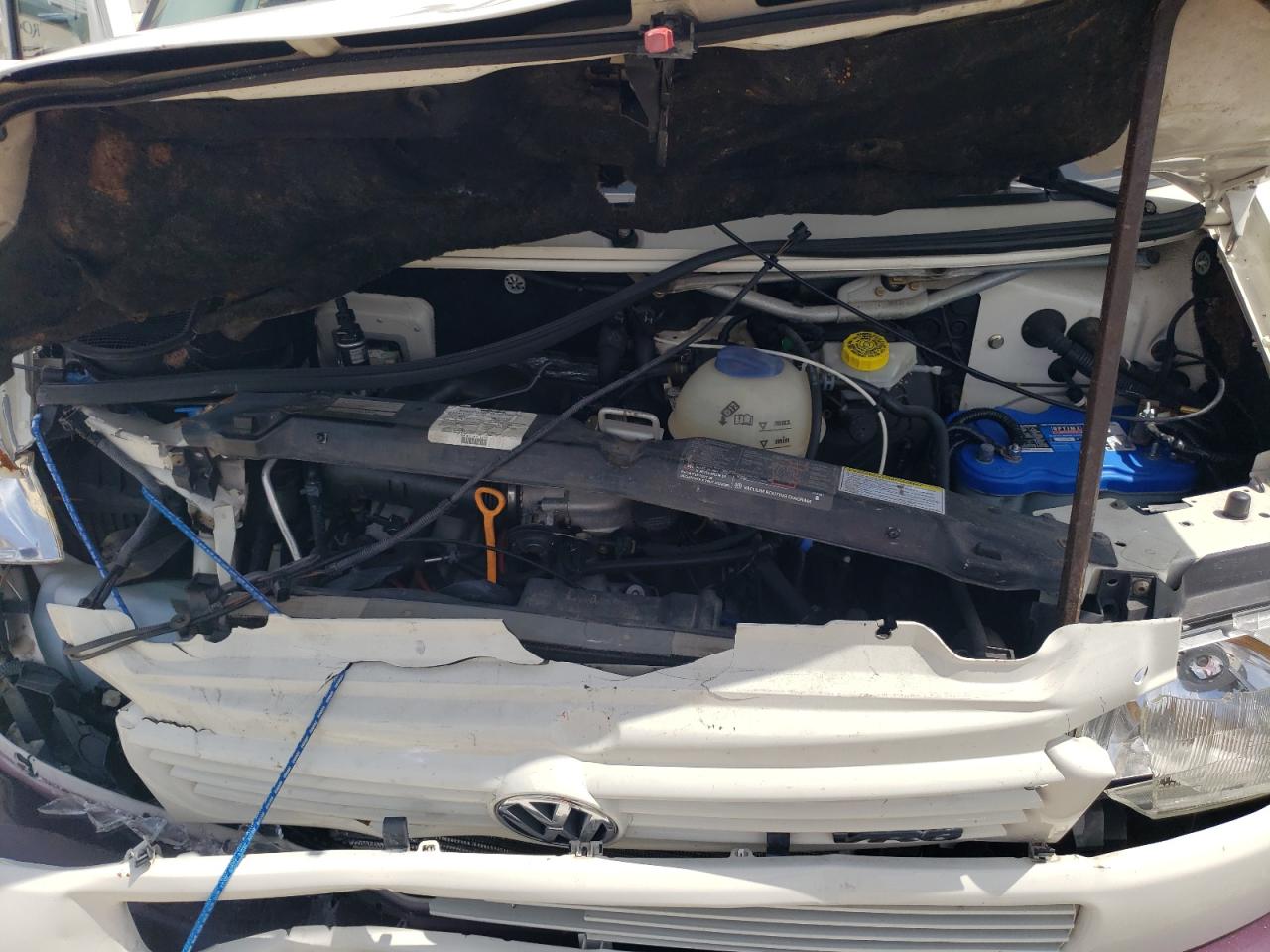 2000 Volkswagen Eurovan VIN: WV3AH4708YH005080 Lot: 64874574