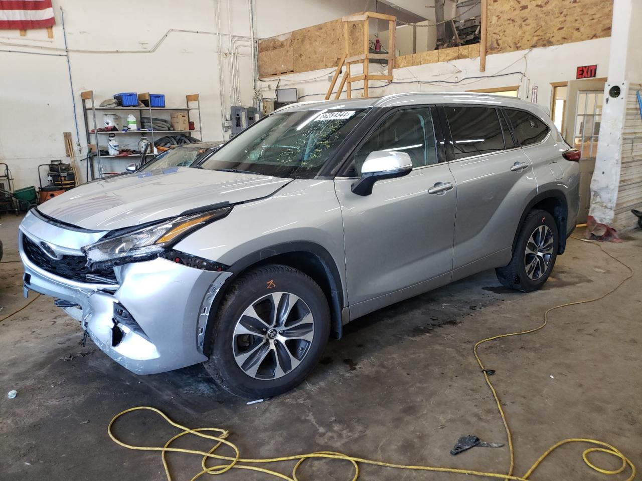 5TDGZRBH0LS518042 2020 TOYOTA HIGHLANDER - Image 1