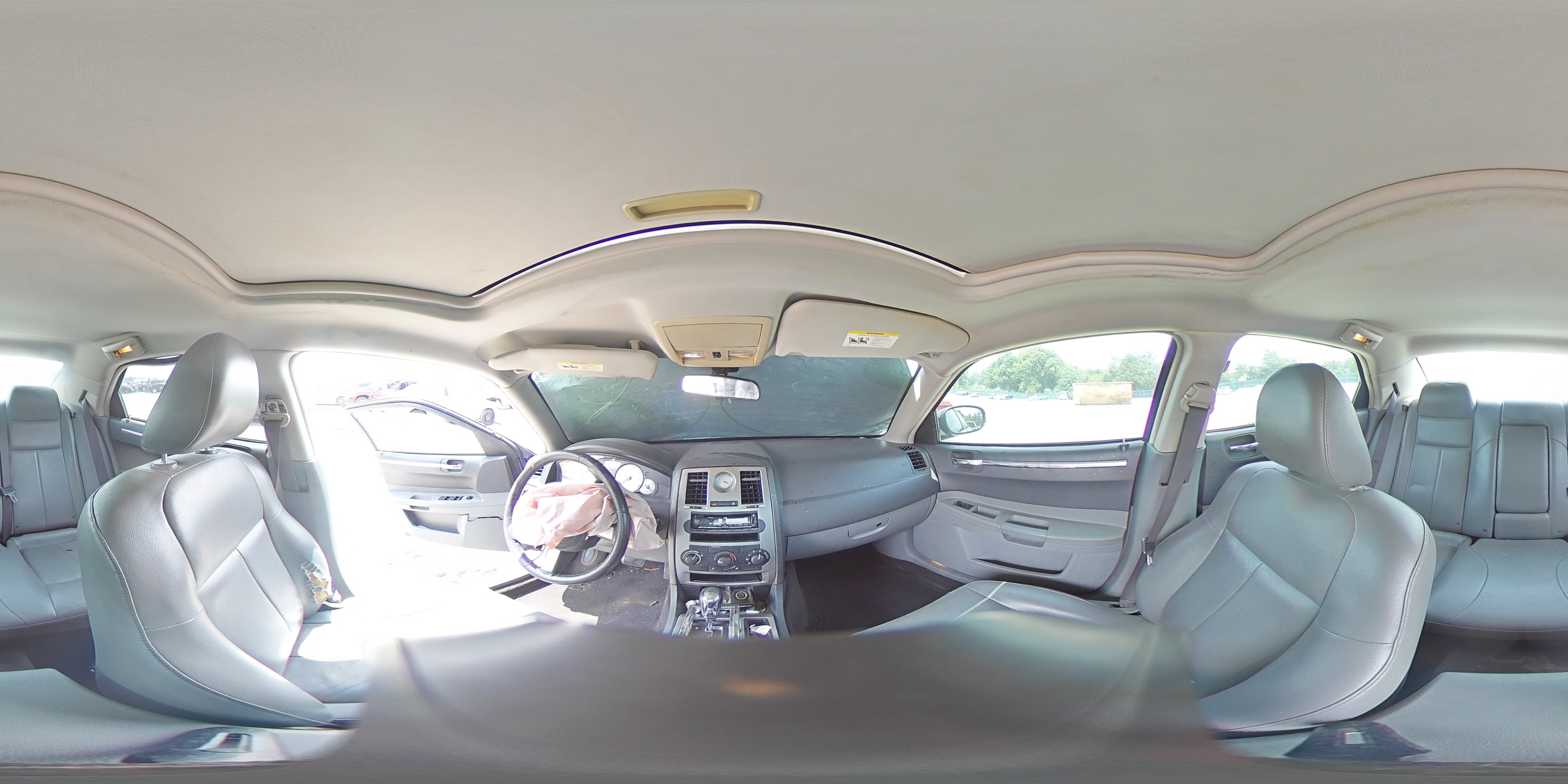 2005 Chrysler 300 - Image 12
