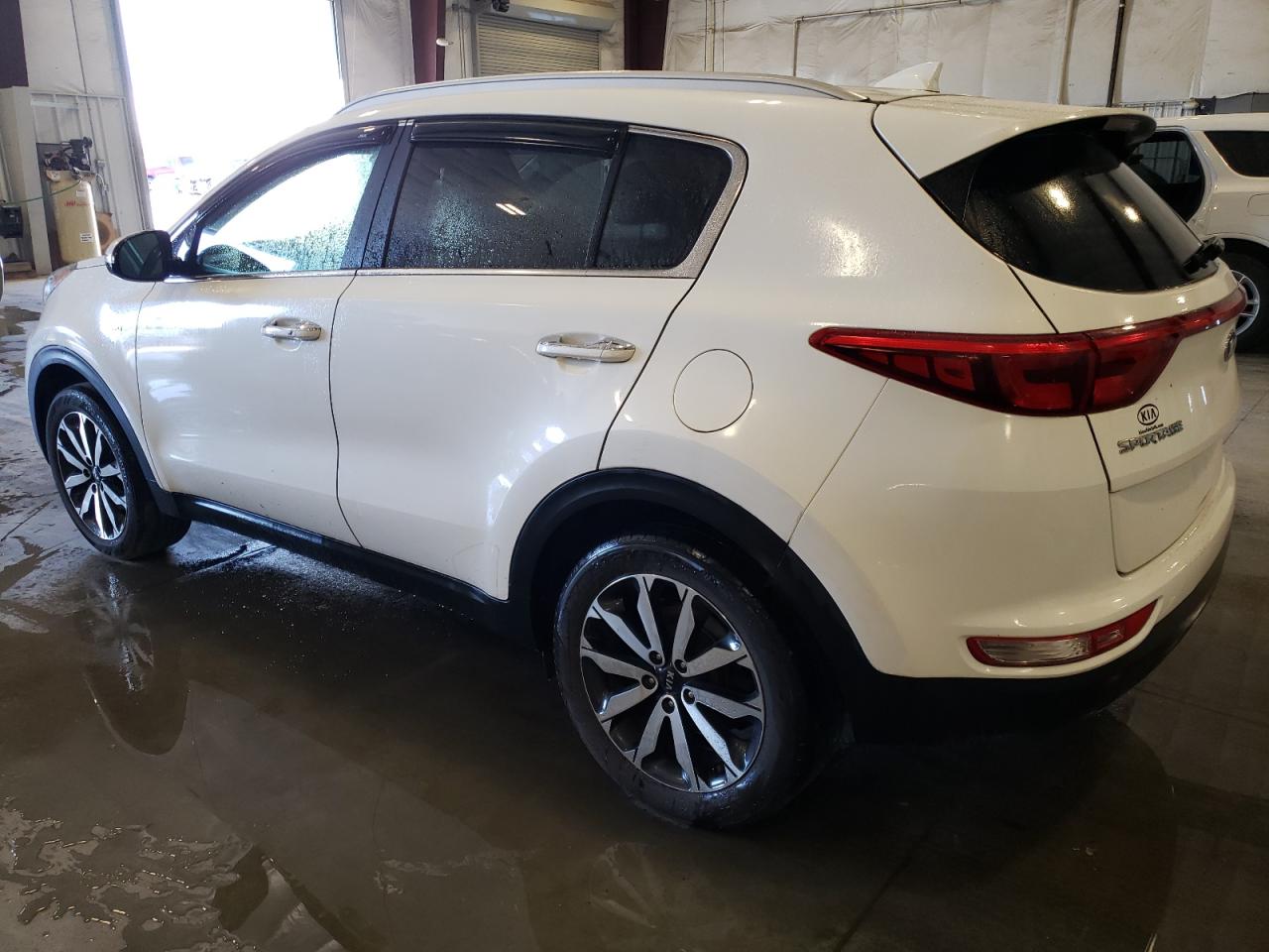 KNDPNCAC3J7399439 2018 KIA SPORTAGE - Image 2