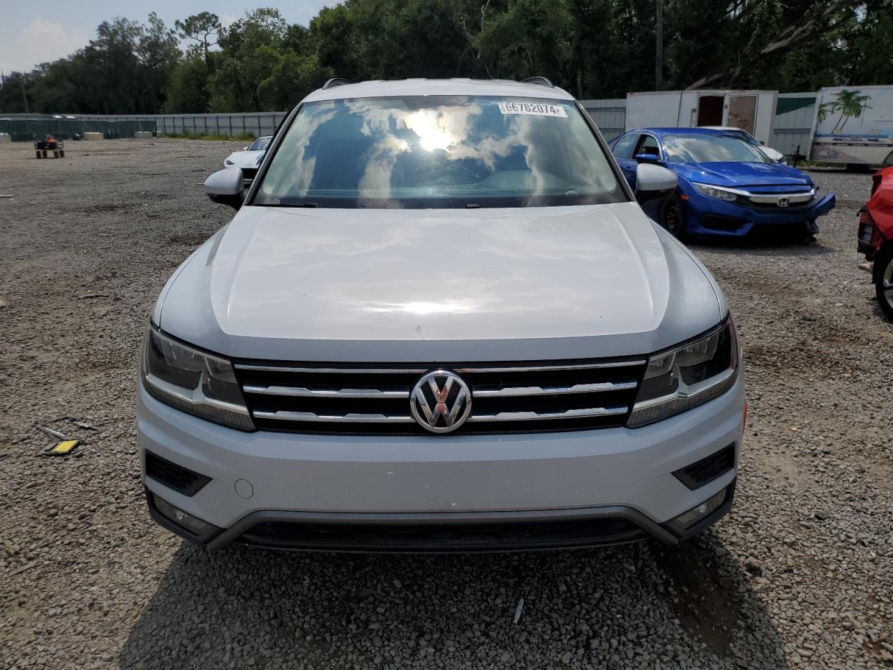 3VV1B7AX2JM033990 2018 Volkswagen Tiguan S