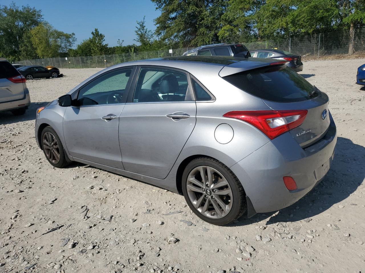 KMHD35LH2GU270269 2016 HYUNDAI ELANTRA - Image 2