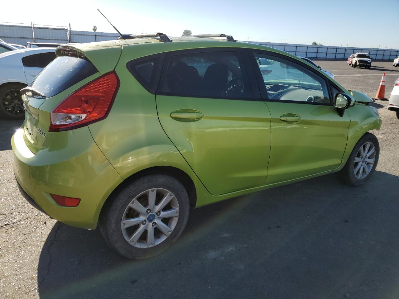2012 Ford Fiesta - Image 3