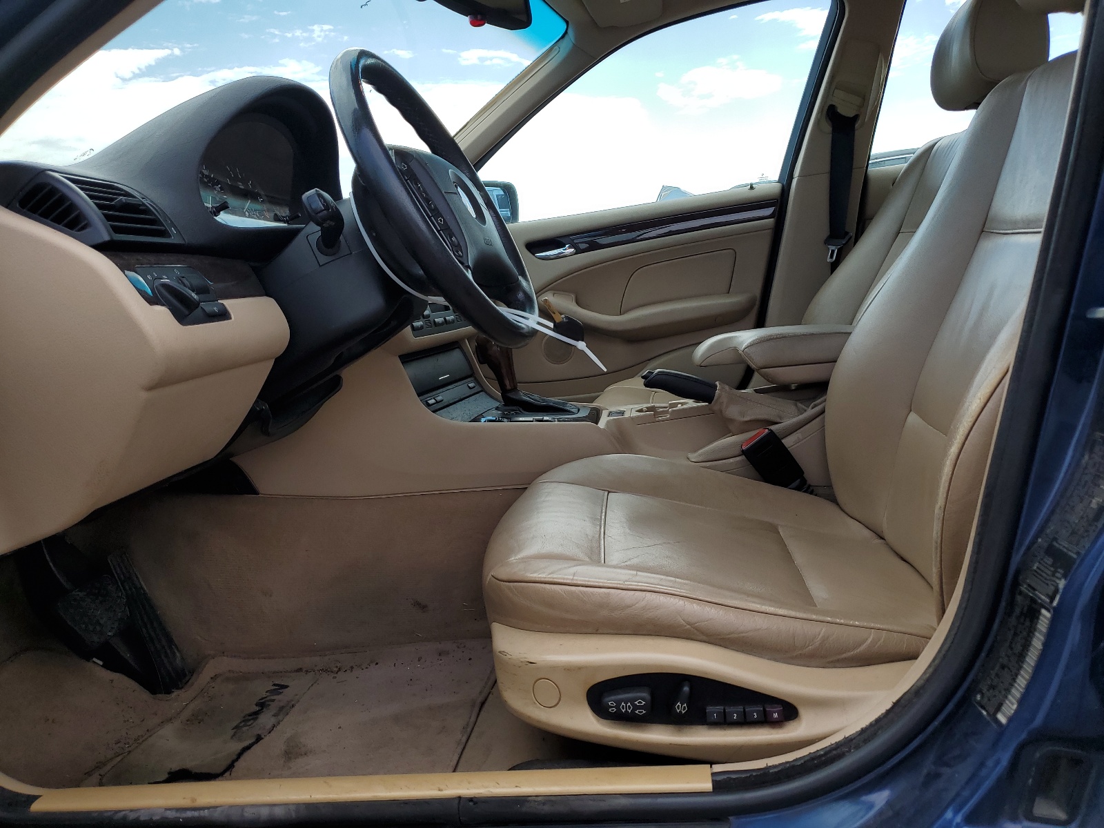 WBAET37453NJ34739 2003 BMW 325 I