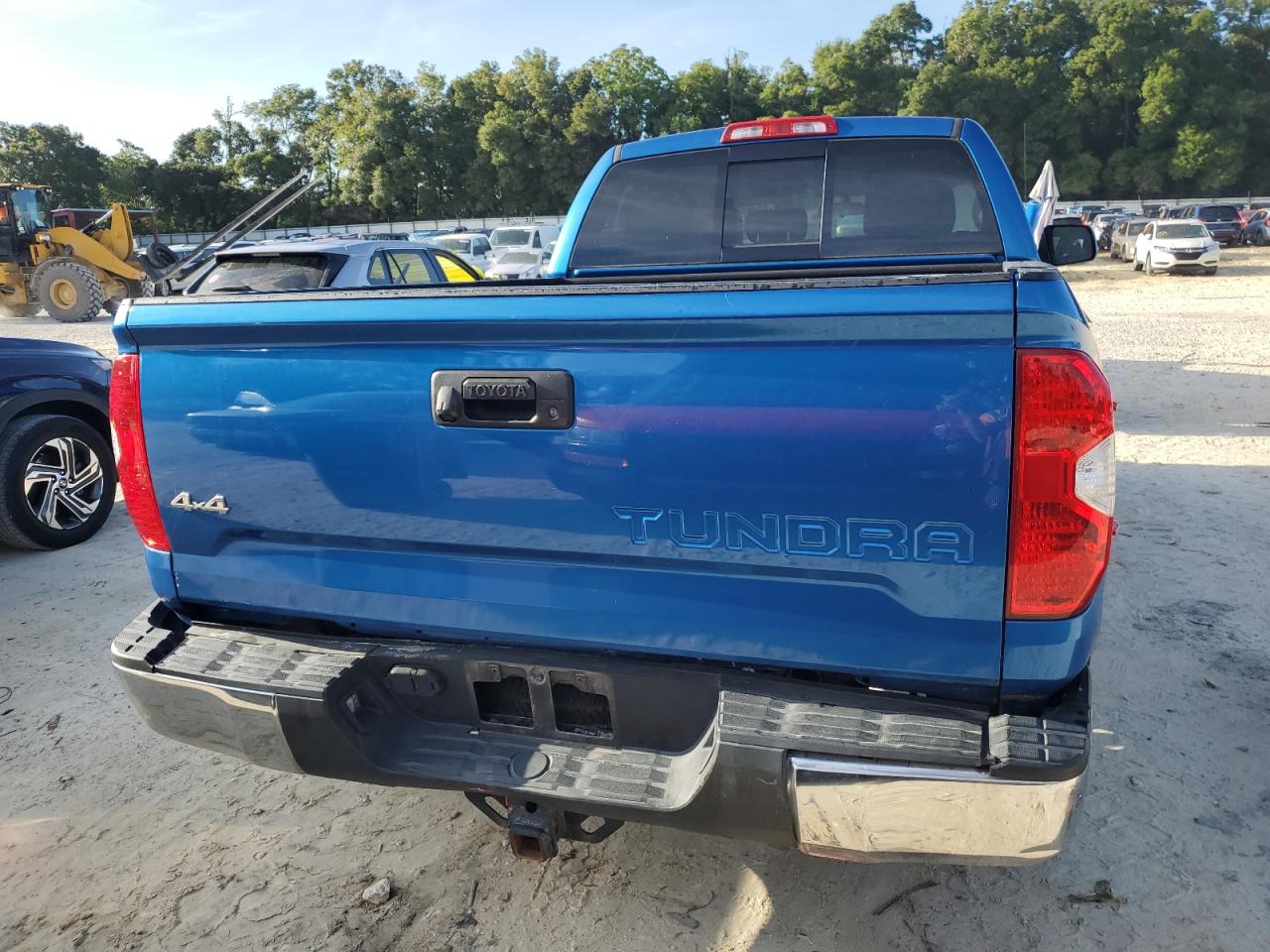 5TFUY5F13HX617144 2017 Toyota Tundra Double Cab Sr