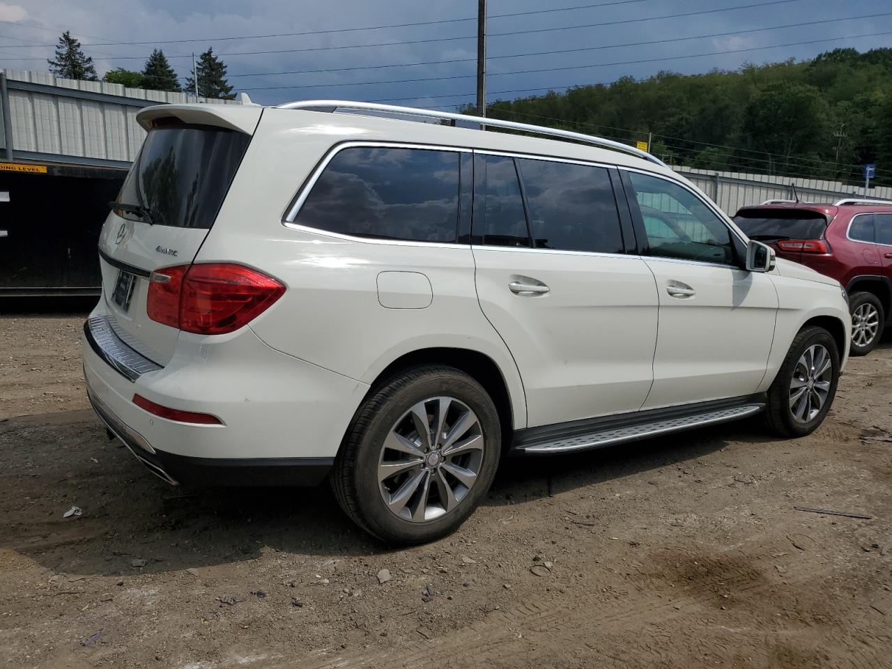 VIN 4JGDF7CE7DA147072 2013 MERCEDES-BENZ GL-CLASS no.3