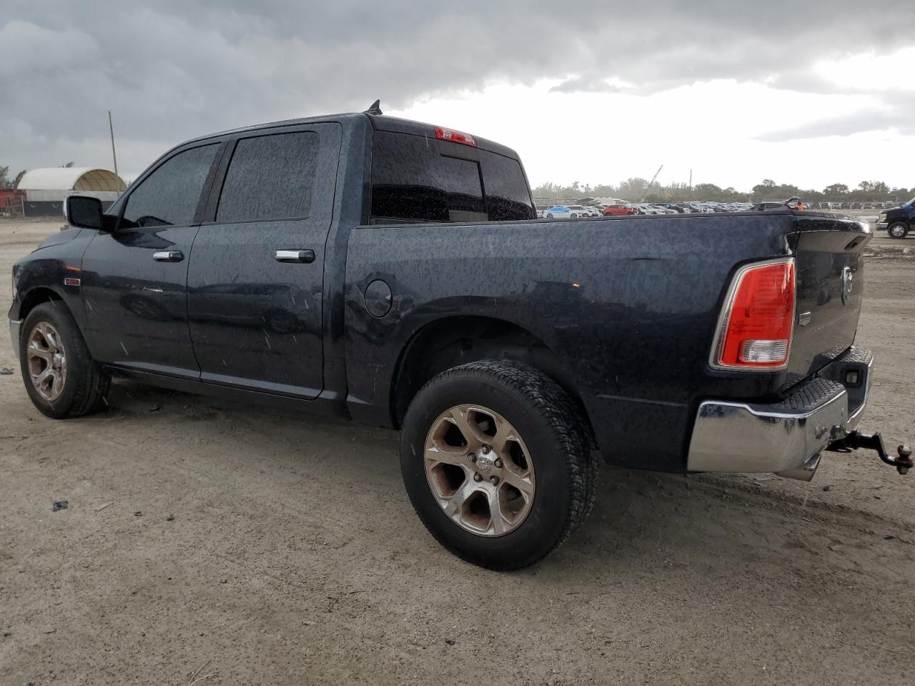 1C6RR6NM5FS623887 2015 Ram 1500 Laramie