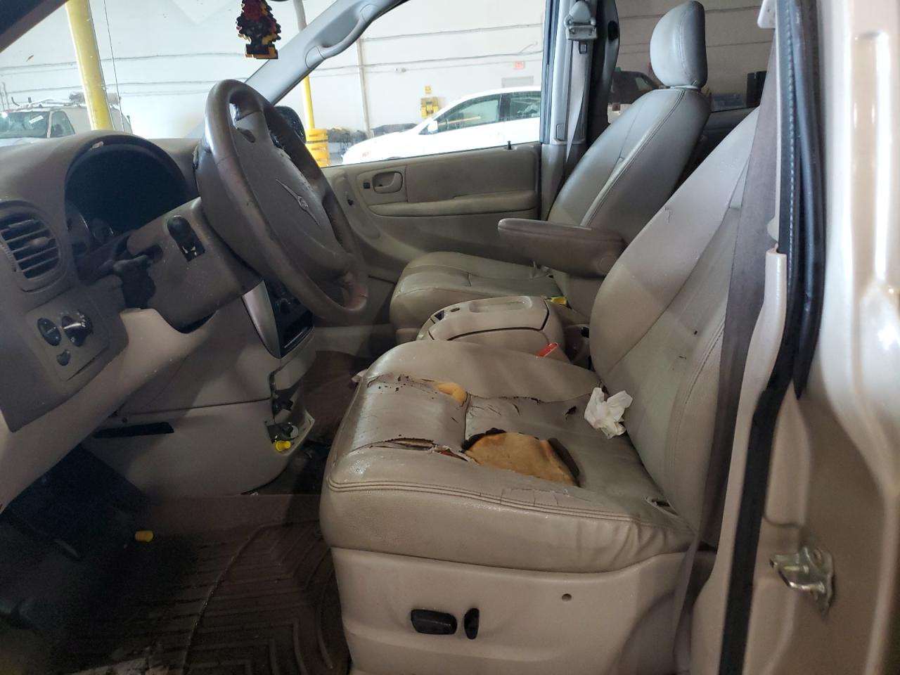 2005 Chrysler Town & Country Touring VIN: 2C4GP54L25R189226 Lot: 66143864