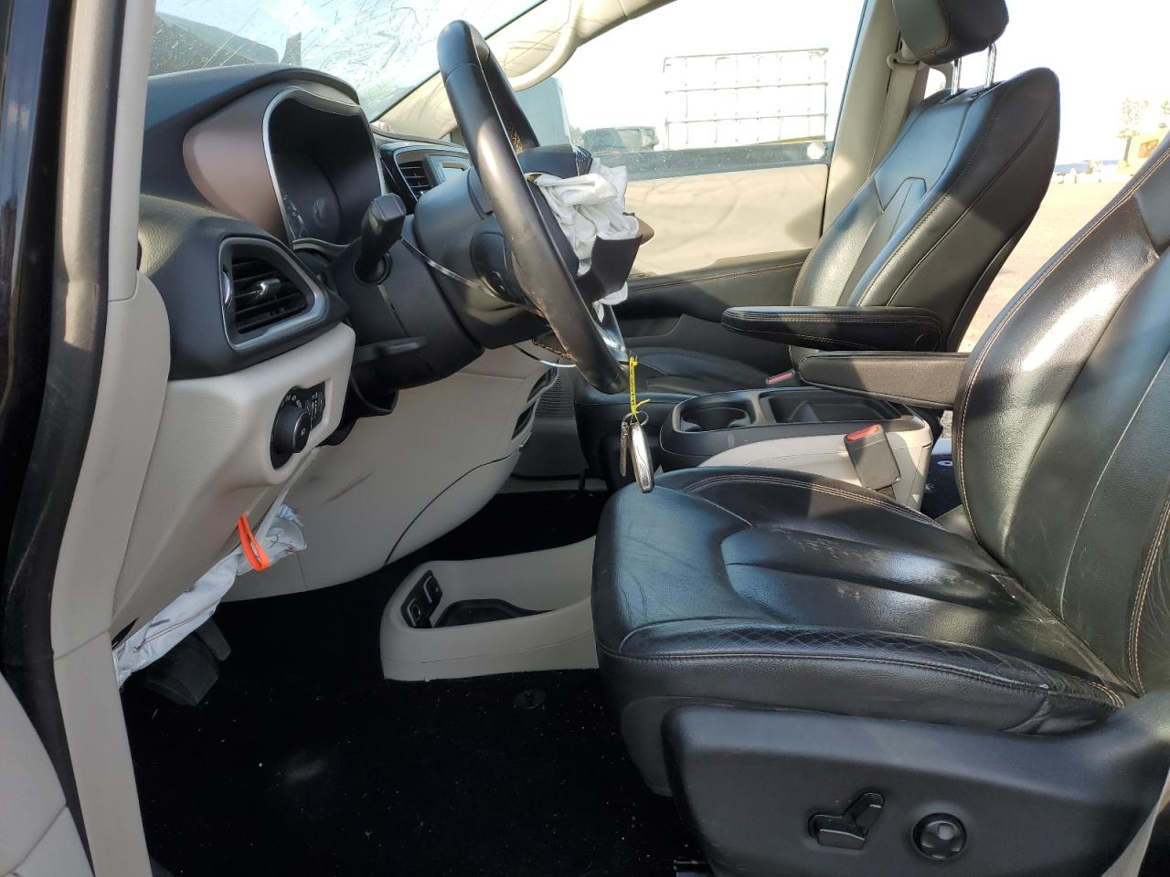 2017 Chrysler Pacifica - Image 7