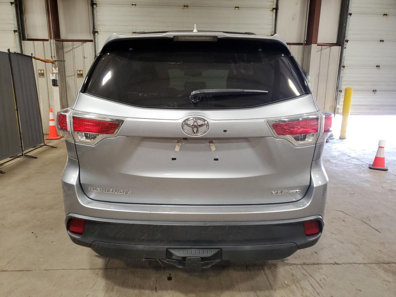 5TDJKRFH8GS293475 2016 Toyota Highlander Xle