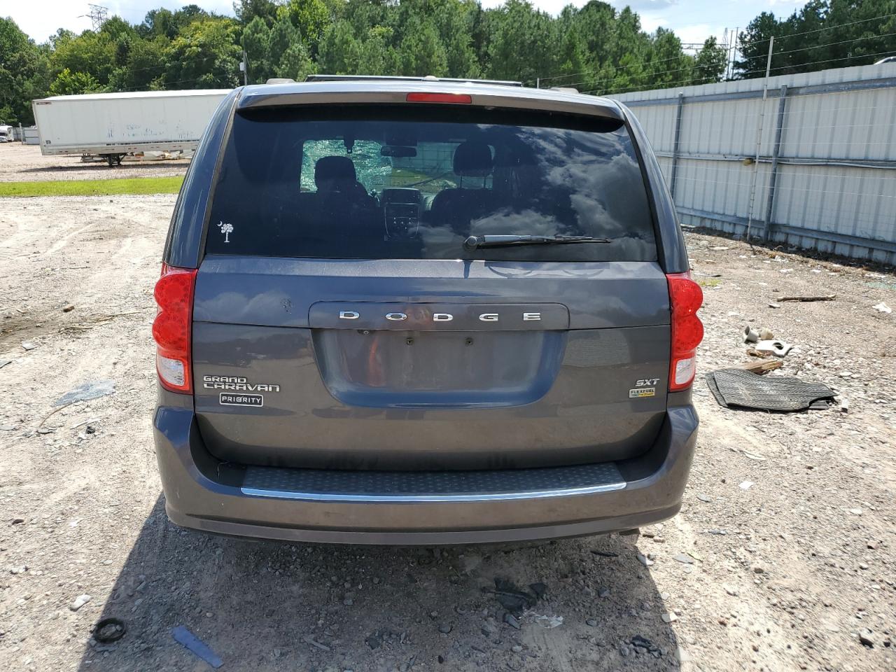 2C4RDGCG0HR671375 2017 Dodge Grand Caravan Sxt