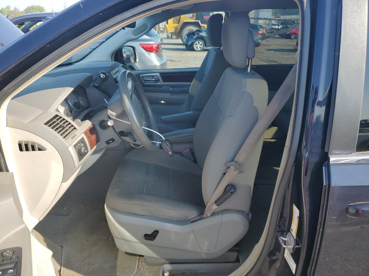 2010 Chrysler Town & Country Touring VIN: 2A4RR5D16AR386938 Lot: 65579314