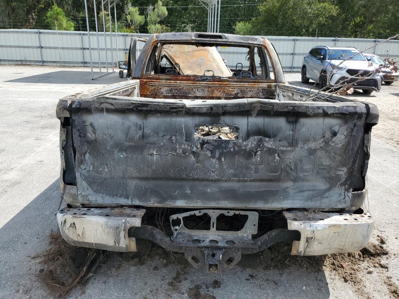 5TFUW5F10JX695361 TOYOTA TUNDRA 2018