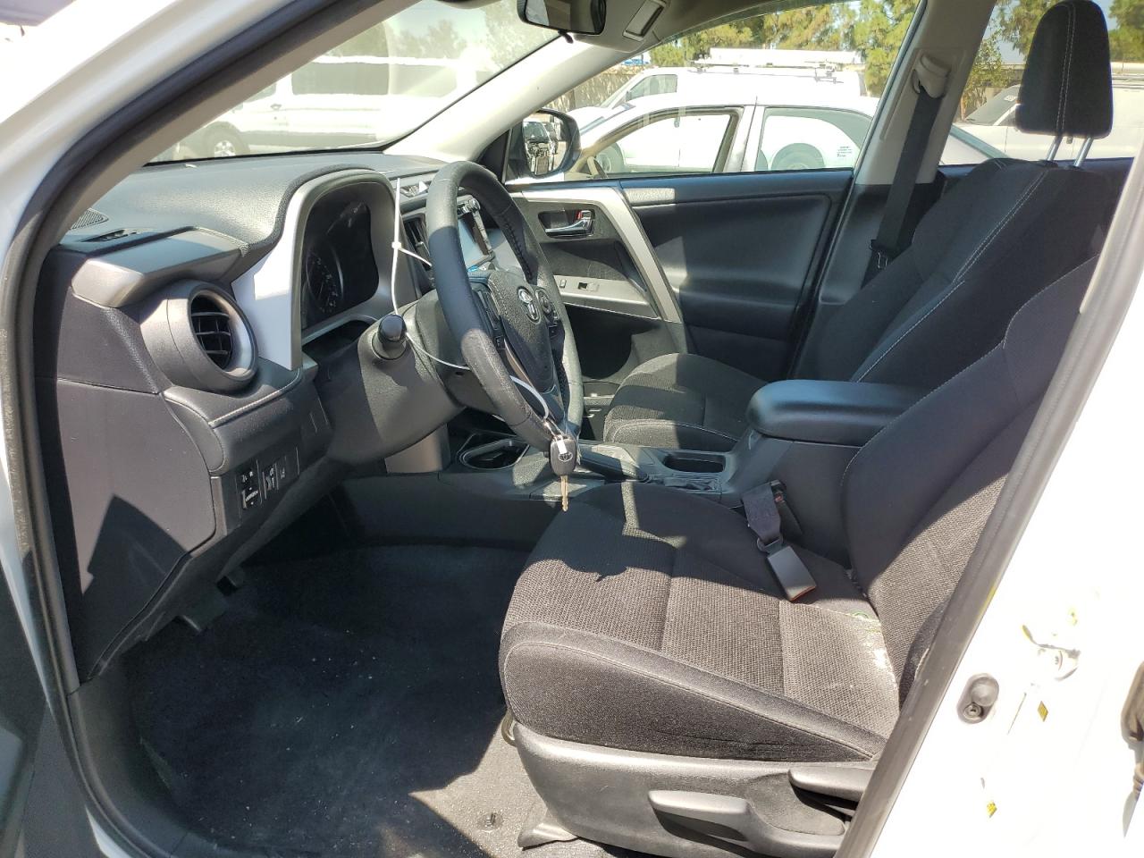 2T3WFREV6HW397531 2017 Toyota Rav4 Xle