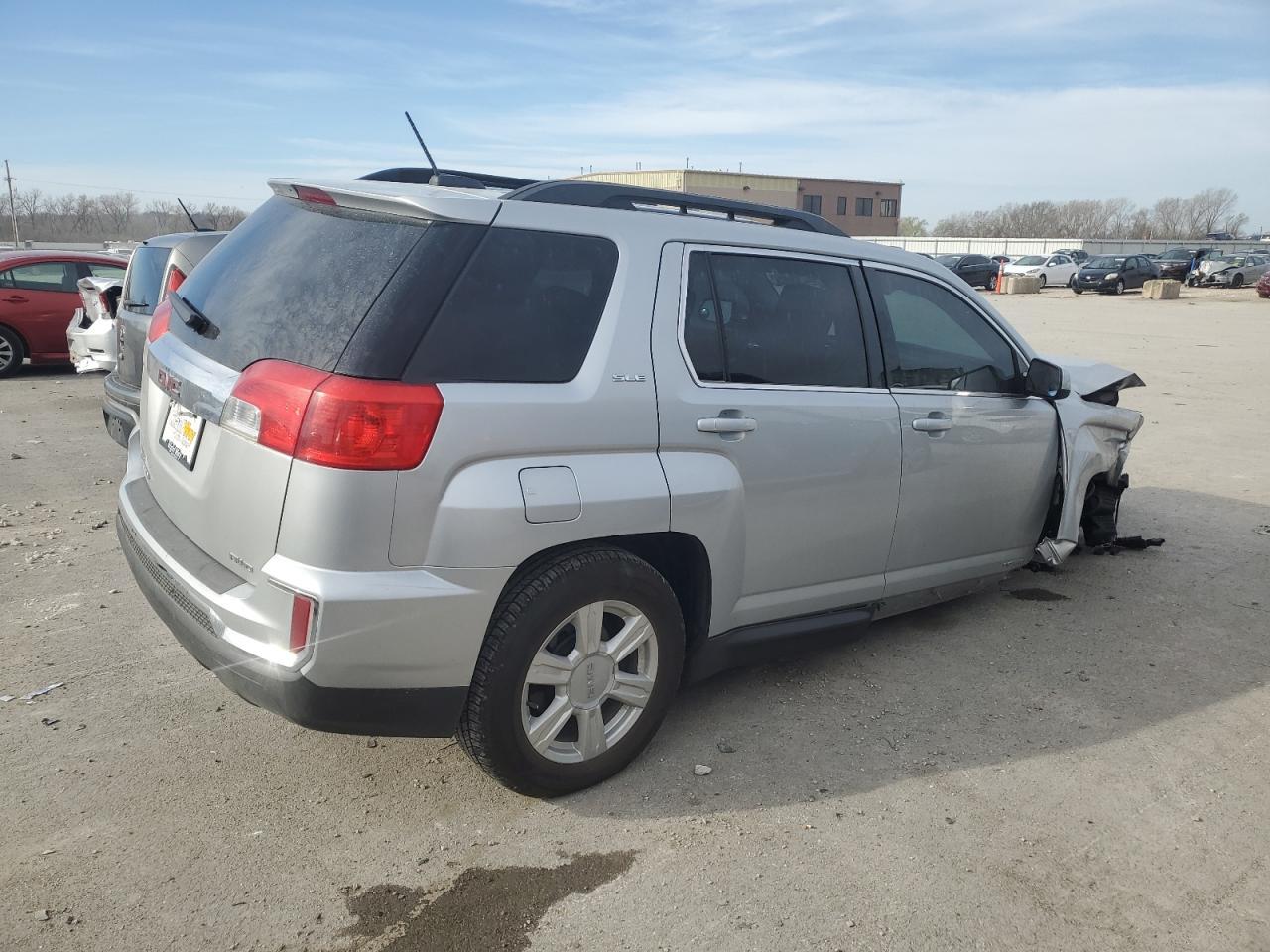2016 GMC Terrain - Image 3