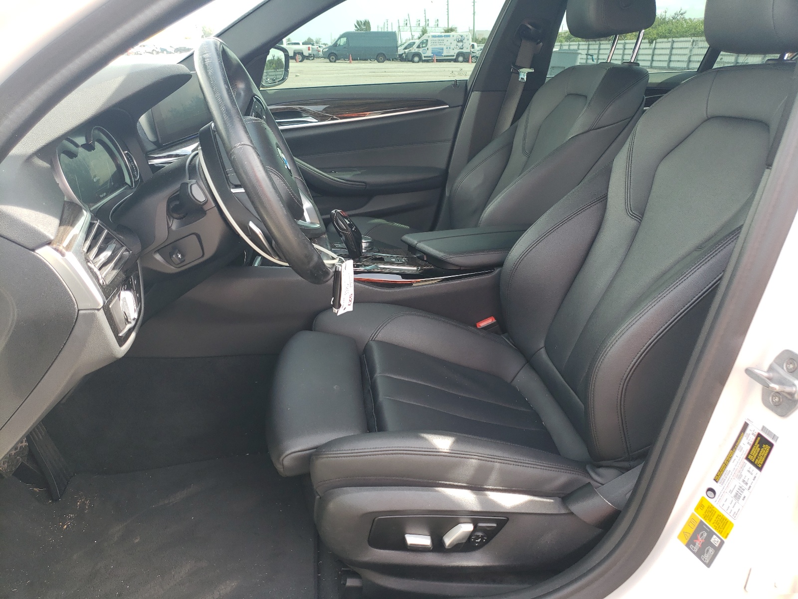 WBAJA9C54KB253744 2019 BMW 530E