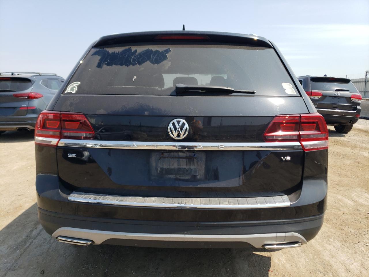 1V2CR2CA8JC531626 2018 Volkswagen Atlas Se