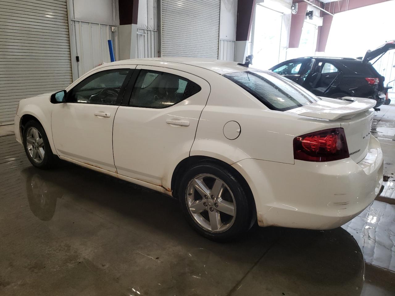 1B3BD2FB7BN574216 2011 Dodge Avenger Lux