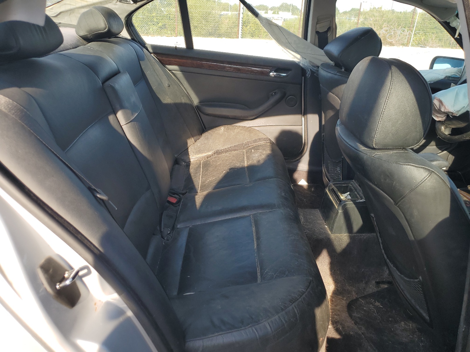 WBAAV33451FU77850 2001 BMW 325 I