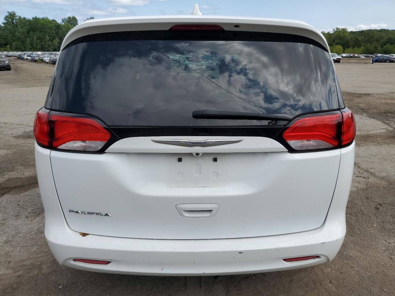 2C4RC1CG8HR623123 2017 Chrysler Pacifica Lx