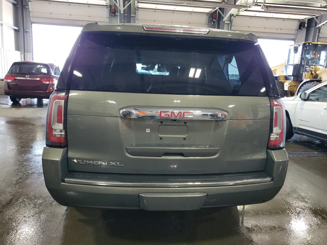 1GKS2HKJXHR134713 2017 GMC Yukon Xl Denali