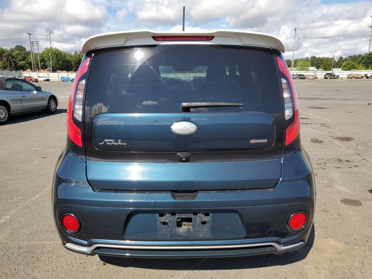 KNDJP3A52J7616111 2018 Kia Soul +