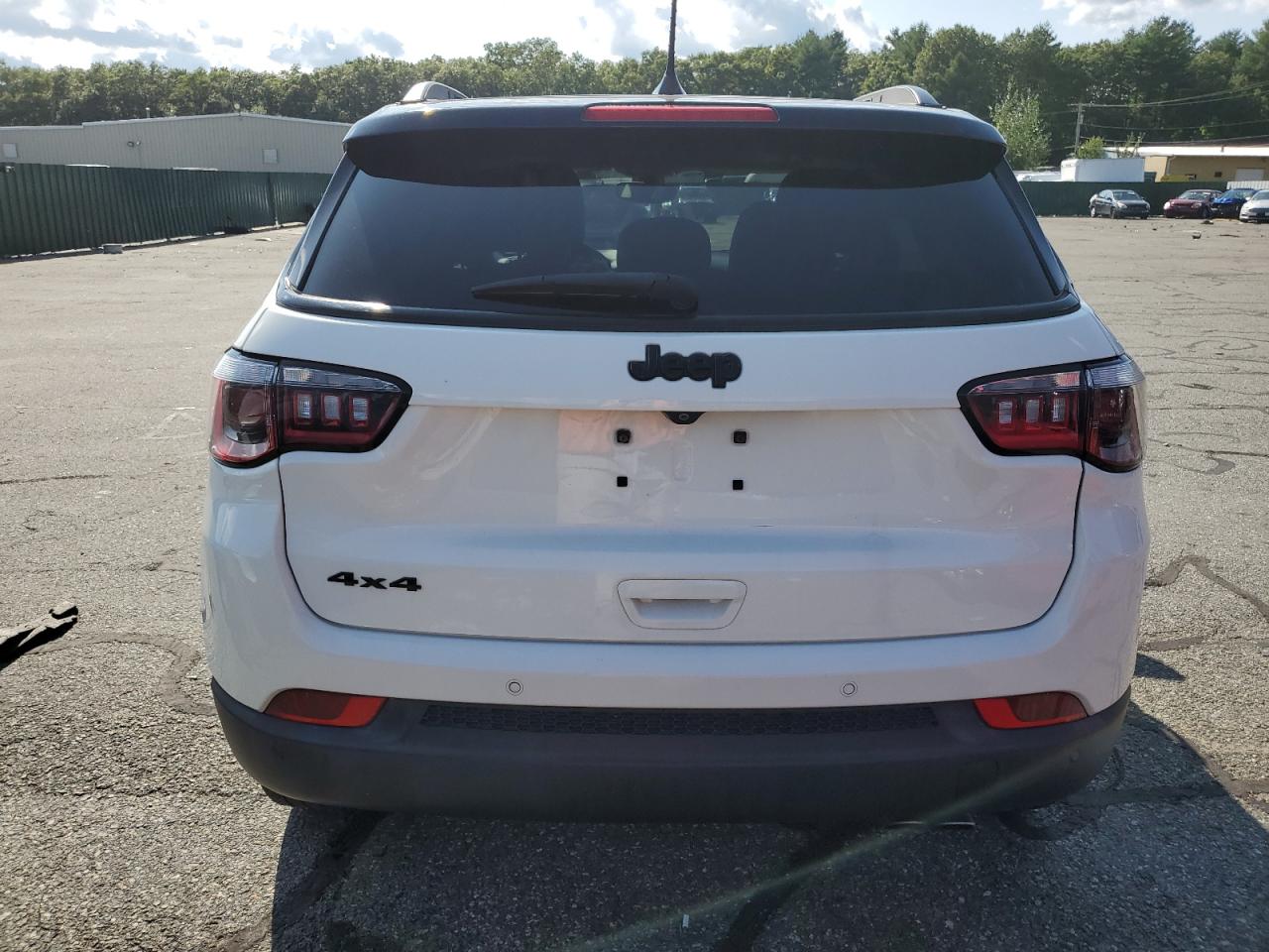 3C4NJDBB5JT372382 2018 Jeep Compass Latitude