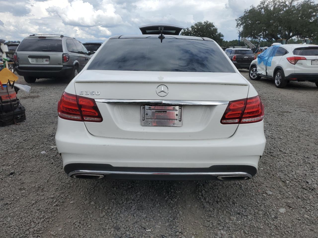 2014 Mercedes-Benz E 350 VIN: WDDHF5KB1EA911040 Lot: 69057054